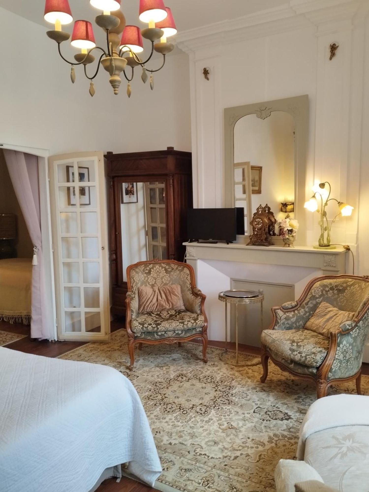 Aparthotel Le Logis De Saint Cyr Issoudun Zewnętrze zdjęcie